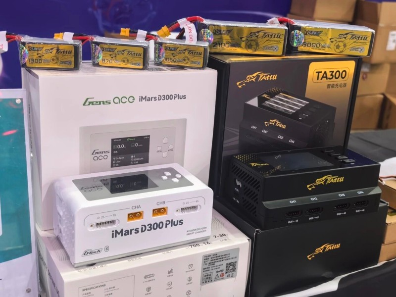 Tattu 無人機(jī)足球電池和充電器 Tattu 無人機(jī)足球電池和充電器