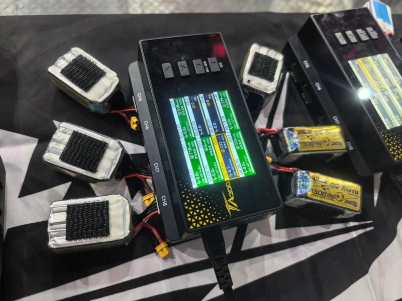 Tattu 無人機(jī)足球電池和充電器 Tattu 無人機(jī)足球電池和充電器