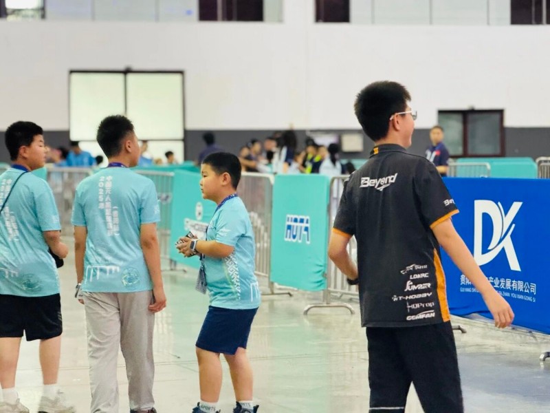 中國(guó)無人機(jī)足球聯(lián)賽貴陽精彩瞬間 中國(guó)無人機(jī)足球聯(lián)賽貴陽精彩瞬間