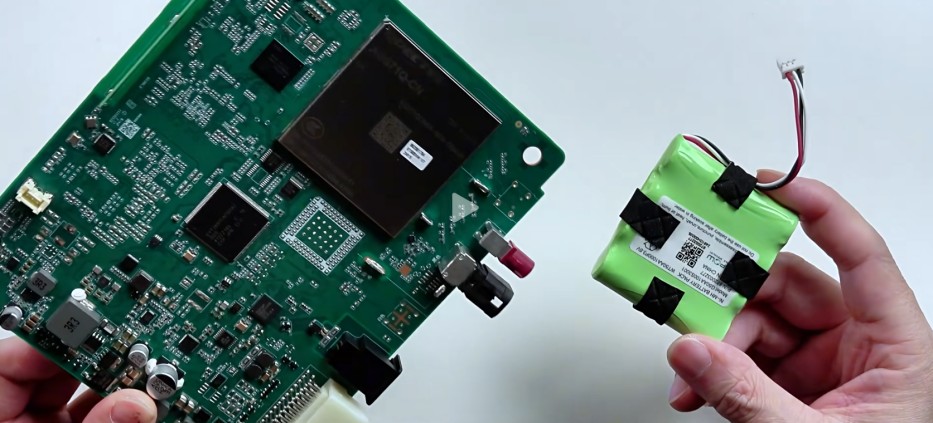 小米SU7 T-Box主板及電池 小米SU7 T-Box主板及電池